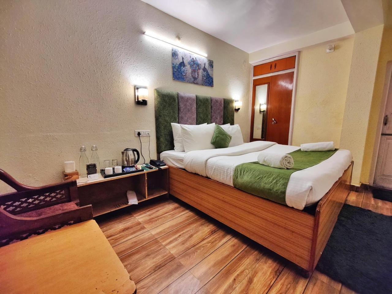 Jakhu Vibes Shimla Zewnętrze zdjęcie